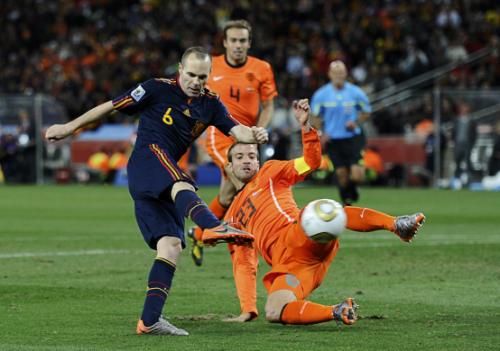 2010-12-22t072725z_01_wca183_rtridsp_3_soccer-yearender_reuters