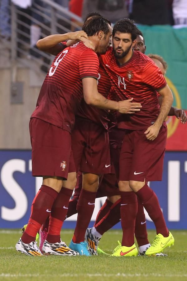 2014-06-11t011108z_1366617859_nocid_rtrmadp_3_soccer-friendly-portugal-vs-ireland_reuters