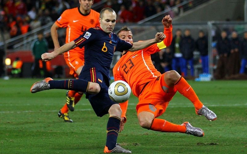 andres-iniesta-rafael-van-der-vaart-spain-holland-football-sports-world-cup-2010-770