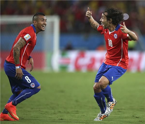 فيدال (يسار)