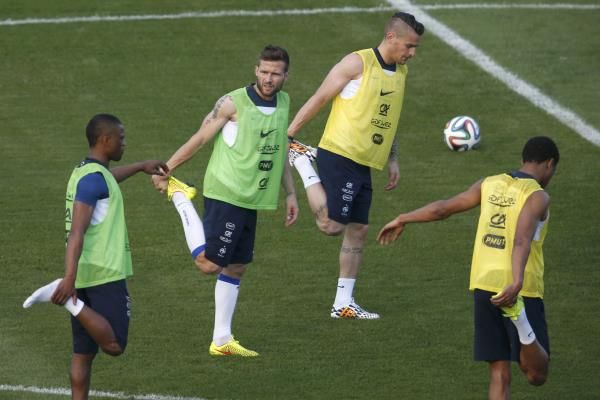 2014-06-11t205935z_1321379260_tb3ea6b1oyfo6_rtrmadp_3_brazil-worldcup_reuters