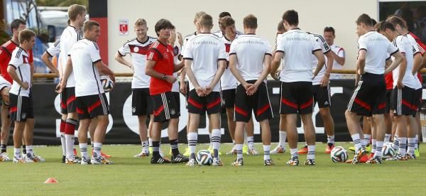 2014-06-14t141906z_1355542062_tb3ea6e16f10e_rtrmadp_3_brazil-worldcup_reuters