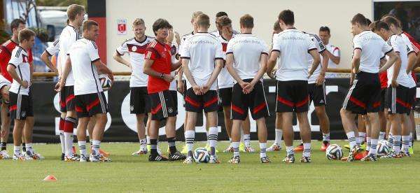 2014-06-14t141906z_1355542062_tb3ea6e16f10e_rtrmadp_3_brazil-worldcup_reuters