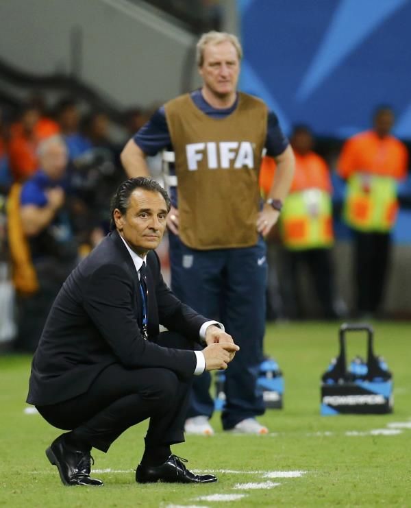 2014-06-14t234137z_1574263309_tb3ea6f01sj8i_rtrmadp_3_soccer-world-m08-eng-ita_reuters