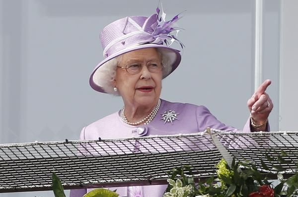 الملكة اليزابيث