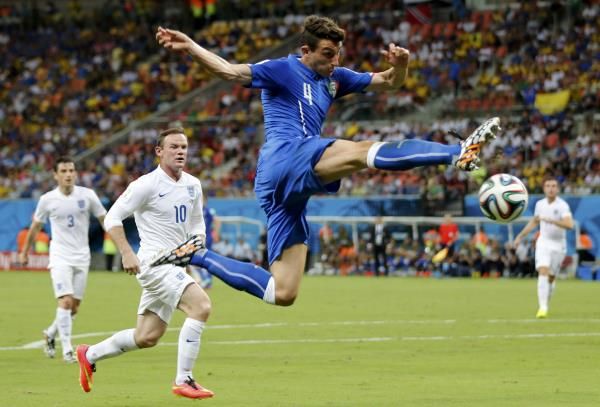 2014-06-14t230749z_401572782_tb3ea6f00855k_rtrmadp_3_soccer-world-m08-eng-ita_reuters