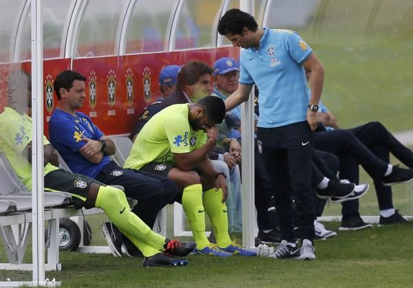 2014-06-15t154627z_678776067_tb3ea6f1agx2j_rtrmadp_3_brazil-worldcup_reuters