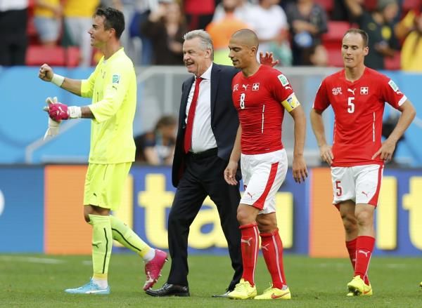 2014-06-15t182906z_1675655521_tb3ea6f1hzjgi_rtrmadp_3_soccer-world-m09-sui-ecu_reuters