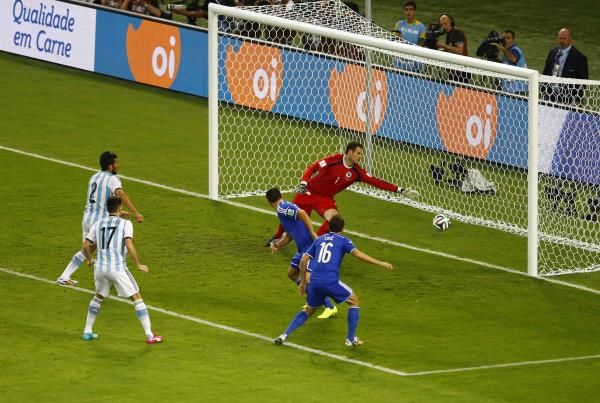 2014-06-15t221333z_713022250_tb3ea6f1sdpws_rtrmadp_3_soccer-world-m11-arg-bih_reuters