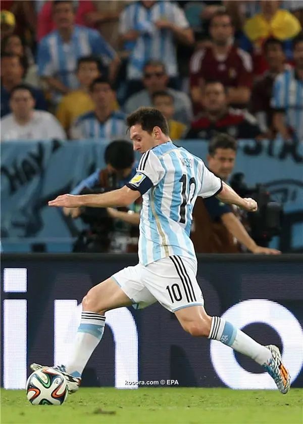 ?i=epa%2fsoccer%2f2014-06%2f2014-06-15%2f2014-06-15-04260114_epa