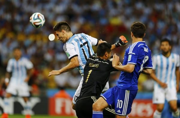 2014-06-15t234807z_819016662_tb3ea6g023b3j_rtrmadp_3_soccer-world-m11-arg-bih_reuters