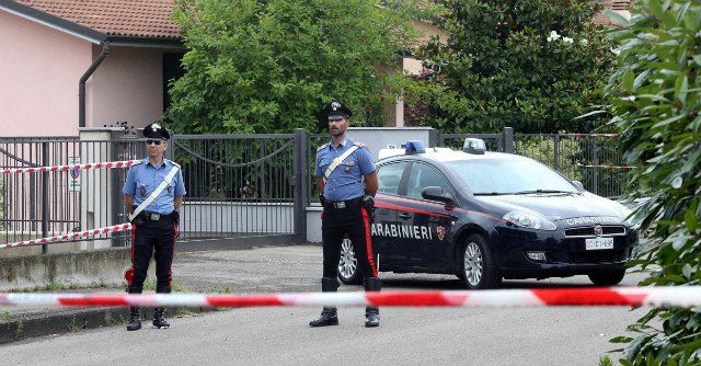 الشرطة تحيط بمنزل  كارلو ليسي 