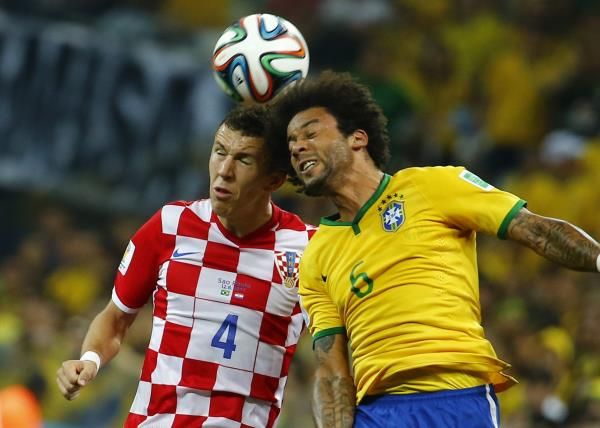 2014-06-12t214531z_684719431_tb3ea6c1r3659_rtrmadp_3_soccer-world-m01-bra-cro_reuters