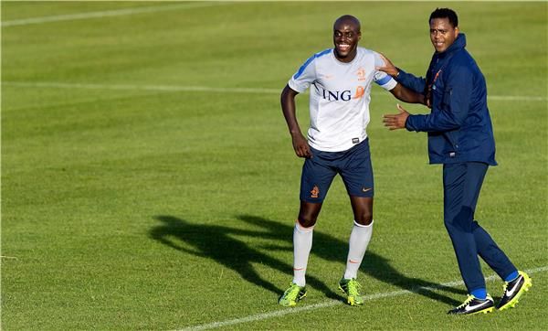 برونو مارتينز إندي (يسار) وباتريك كلويفرت 