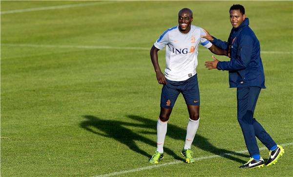 برونو مارتينز إندي (يسار) وباتريك كلويفرت 