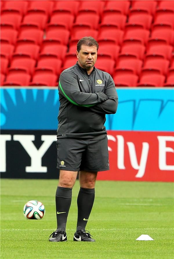 أنجي بوستيكوجلو