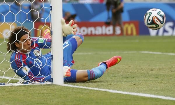 2014-06-17t193508z_789800566_tb3ea6h1l1cpw_rtrmadp_3_soccer-world-m17-bra-mex_reuters
