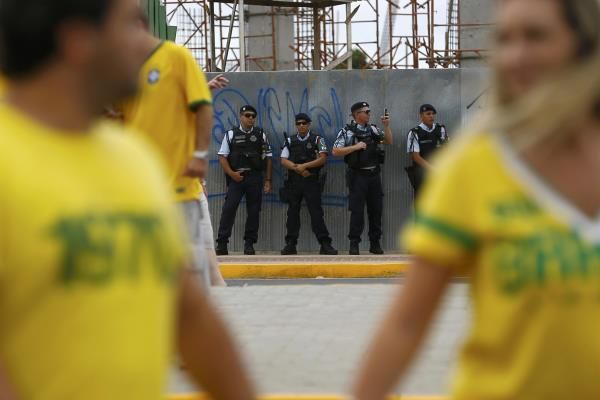 2014-06-17t163535z_1742654220_tb3ea6h1cq59k_rtrmadp_3_brazil-worldcup_reuters