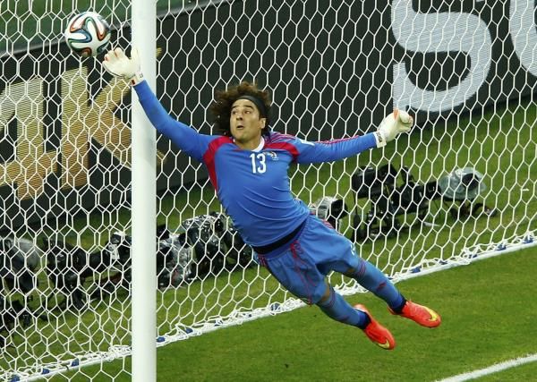 2014-06-17t203448z_2090303617_tb3ea6h1nsfvn_rtrmadp_3_soccer-world-m17-bra-mex_reuters