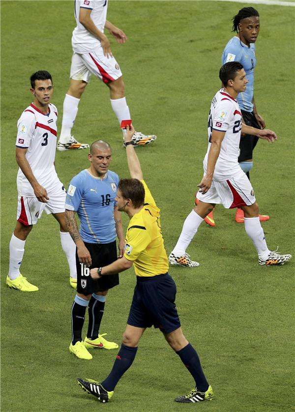 بيريرا والكارت الأحمر