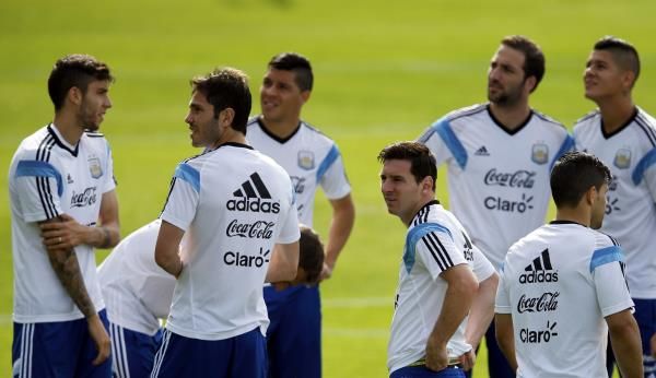 جانب من تدريبات المنتخب الأرجنتيني استعداد لواجهة منتخب إيران