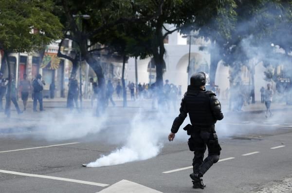 2014-06-12t184237z_1511292964_tb3ea6c1im3i2_rtrmadp_3_brazil-worldcup-protests_reuters