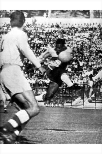 بيليه يحقق اللقب الثالث للسامبا 