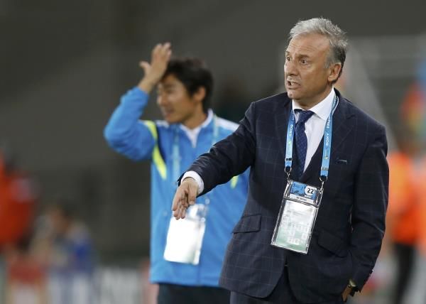 2014-06-19t235017z_656527648_tb3ea6k026qdu_rtrmadp_3_soccer-world-m22-jpn-gre_reuters
