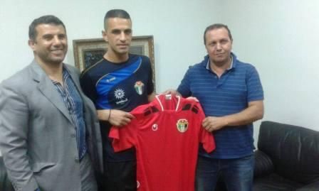 الخالدي بعد توقيع عقده وبحضور عدس مساء اليوم 