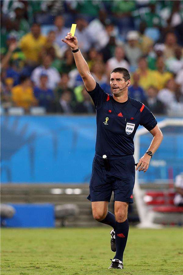 النيوزيلندي بيتر اوليري حكم لقاء البوسنة ونيجيريا