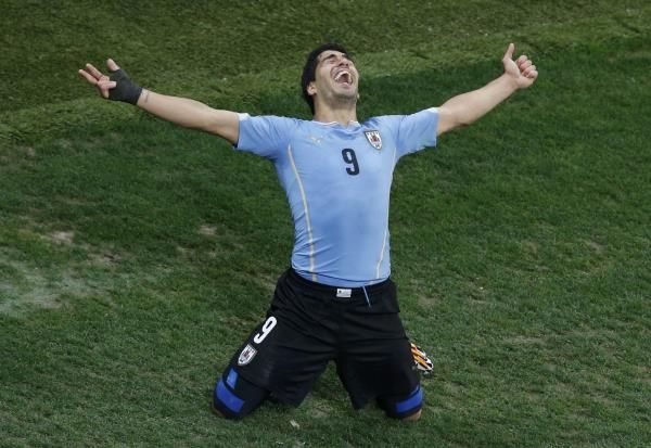 2014-06-19t214941z_1324201202_gf2ea6j1npg01_rtrmadp_3_soccer-world-m23-uru-eng_reuters