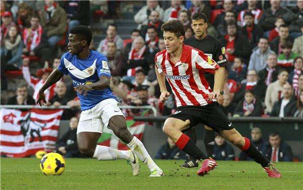  أندير هيريرا " يمين "