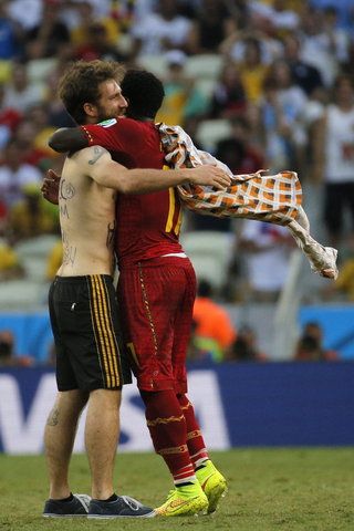 1166272_1_arslideimg_pitchinvader3