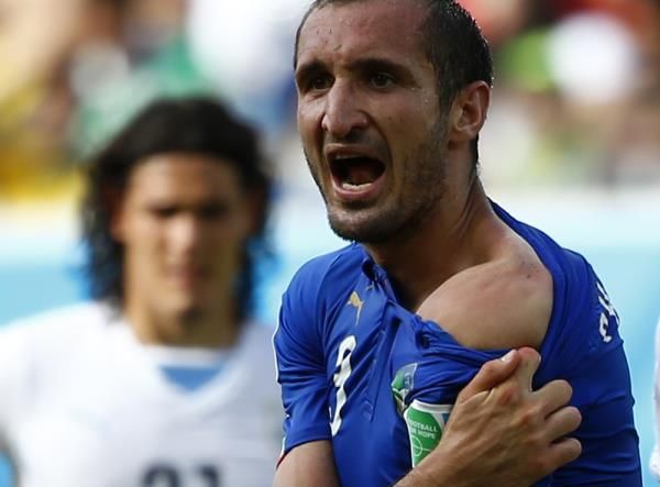 2014-06-24t180232z_1989664554_tb3ea6o1grv9n_rtrmadp_3_soccer-world-m39-ita-uru_reuters