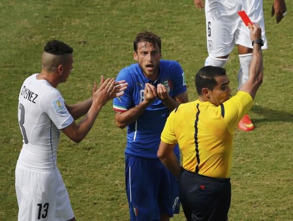 2014-06-24t172514z_1257787720_tb3ea6o1f1f6i_rtrmadp_3_soccer-world-m39-ita-uru_reuters