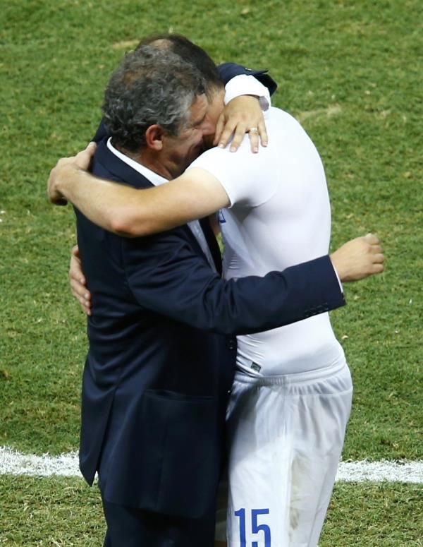 2014-06-24t221556z_829141496_tb3ea6o1pwswl_rtrmadp_3_soccer-world-m38-gre-civ_reuters