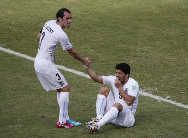 2014-06-24t181530z_1431990407_tb3ea6o1hdhb3_rtrmadp_3_soccer-world-m39-ita-uru_reuters