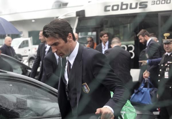 2014-06-26t115734z_1057086190_gm1ea6q1jad01_rtrmadp_3_soccer-world_reuters