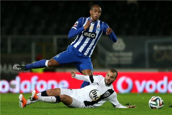 البرازيلي فرناندو في لقاء سابق مع بورتو