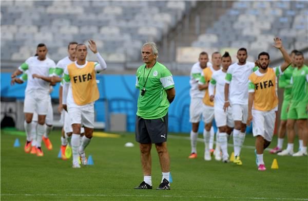 خليلوزيتش خلال مران الخضر