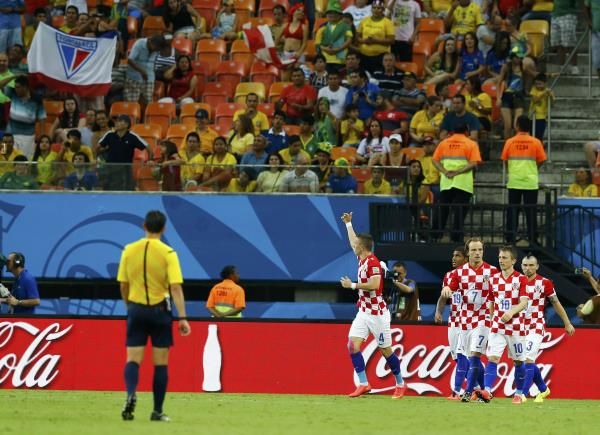 2014-06-18t231113z_1443834996_tb3ea6j00dn7h_rtrmadp_3_soccer-world-m18-cmr-cro_reuters