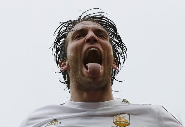 ميتشو مهاجم سوانزي