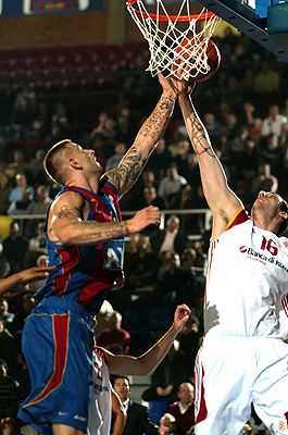 ماريو كازون والصراع من اجل الكرة