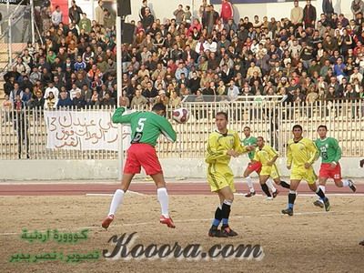 حسن عبدالفتاح في محاولة لهز شباك الحسين إربد