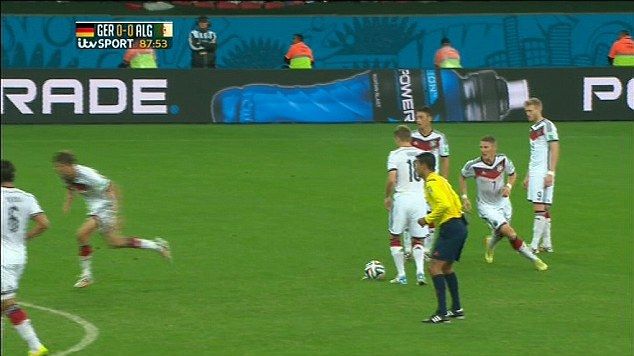 article-2675521-1f4981a800000578-476_634x356