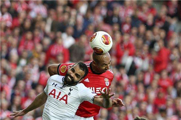 كورديرو ساندرو لاعب توتنهام في لقاء سابق