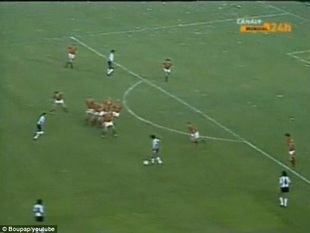 article-2679399-1F5C7AD700000578-485_634x477