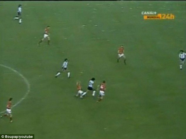 article-2679399-1F5C7ADE00000578-5_634x474