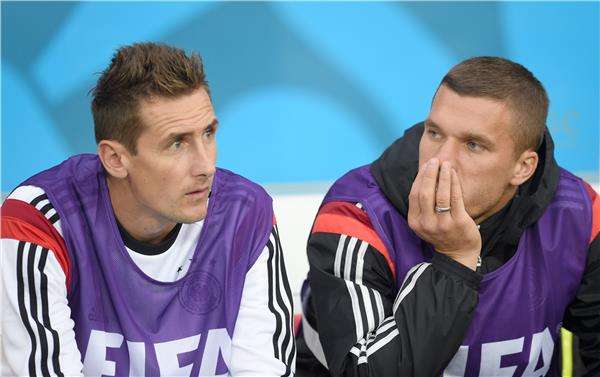 بودولسكي بجوار زميله كلوزه