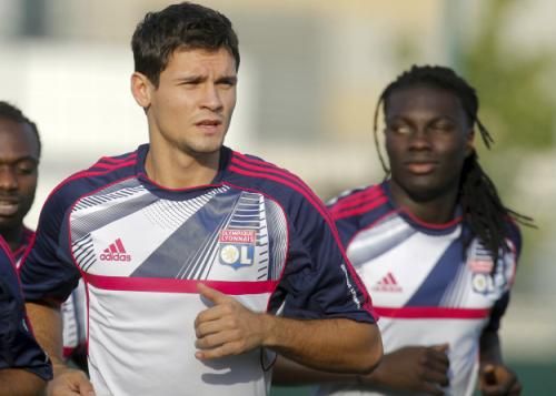 2011-09-26t161453z_01_rpr08_rtridsp_3_soccer-champions_reuters